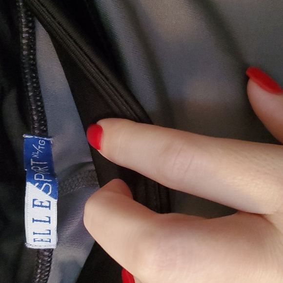 💕4/$25💕 Elle Sport women's Capri leggings - Picture 4 of 6